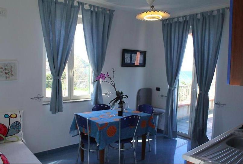 Waikiki Beach Apartments Santa Maria di Castellabate Ngoại thất bức ảnh
