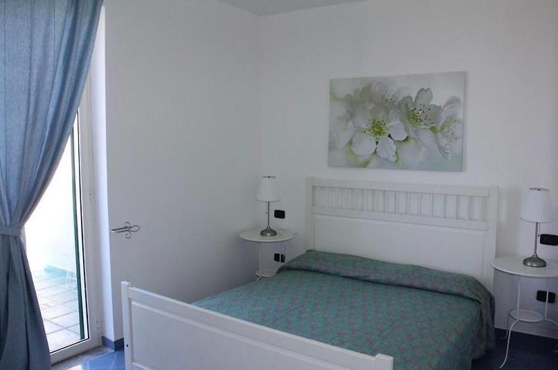 Waikiki Beach Apartments Santa Maria di Castellabate Ngoại thất bức ảnh
