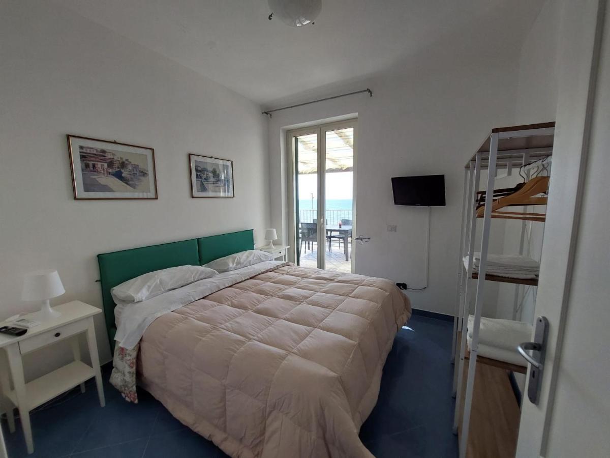 Waikiki Beach Apartments Santa Maria di Castellabate Ngoại thất bức ảnh