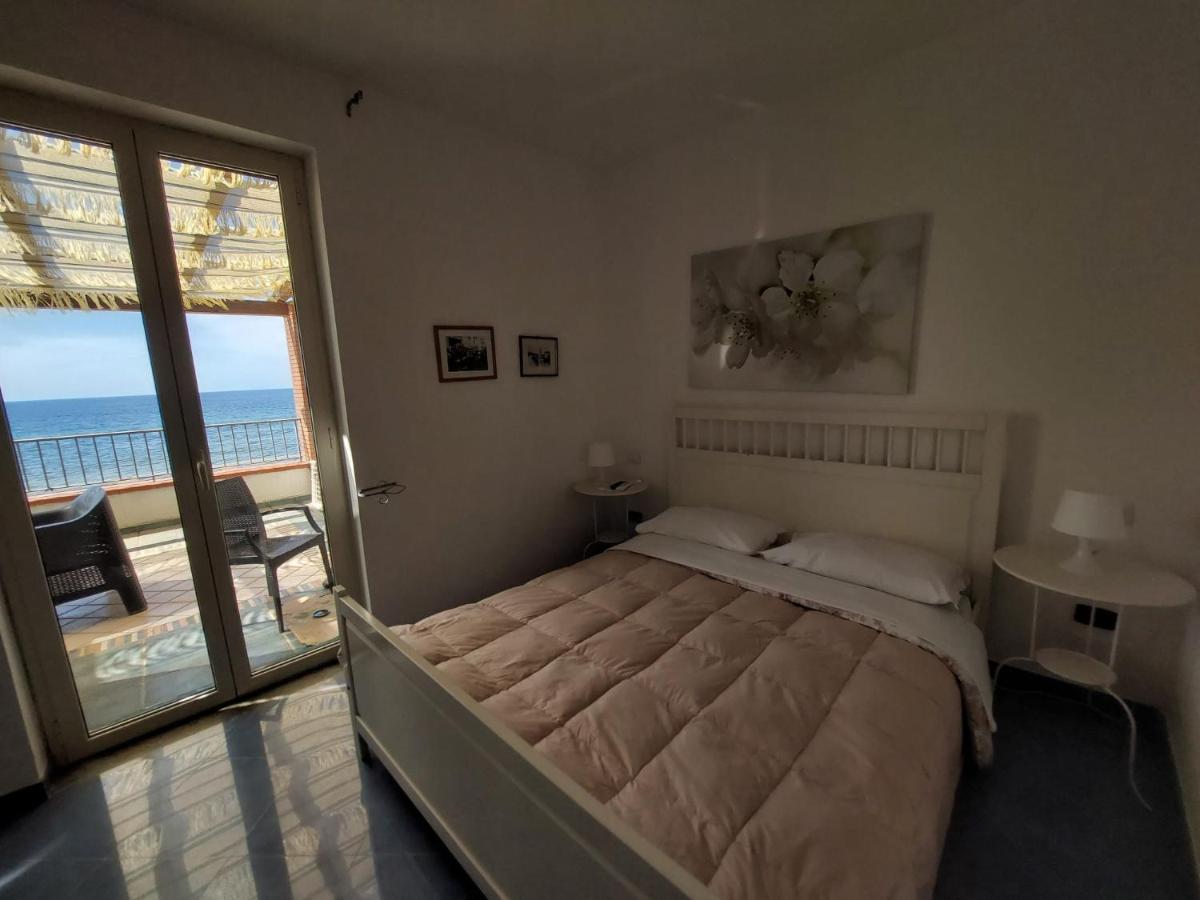 Waikiki Beach Apartments Santa Maria di Castellabate Ngoại thất bức ảnh