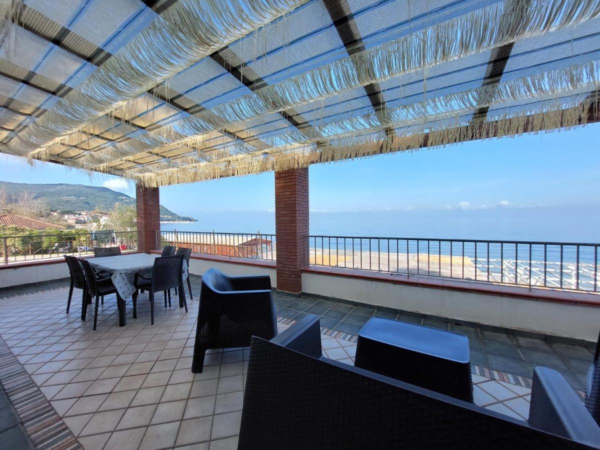Waikiki Beach Apartments Santa Maria di Castellabate Ngoại thất bức ảnh