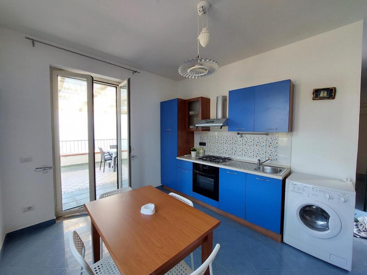 Waikiki Beach Apartments Santa Maria di Castellabate Ngoại thất bức ảnh